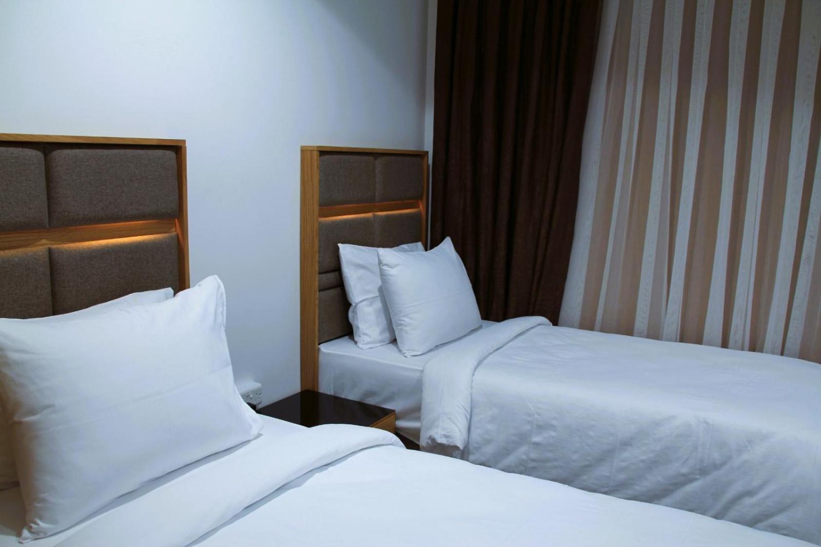 Plaza Athenee Hotel Kuvait Kültér fotó