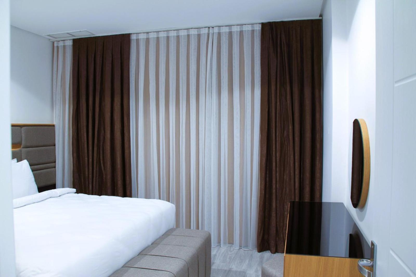 Plaza Athenee Hotel Kuvait Kültér fotó